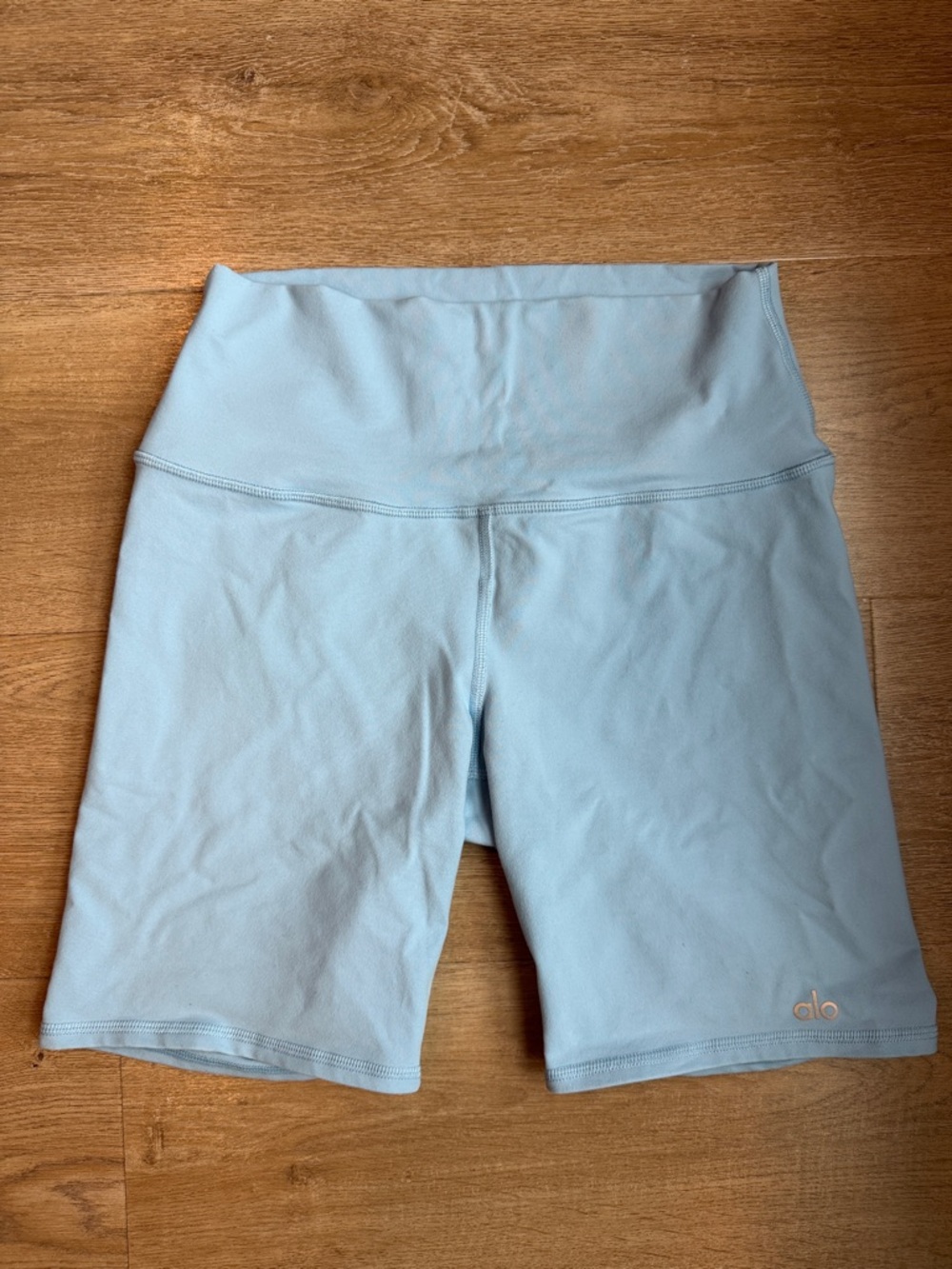 ALO Yoga Light Blue High-Rise Biker Shorts Size M